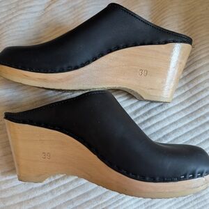 No. 6 Black Leather Wooden Wedge Clogs